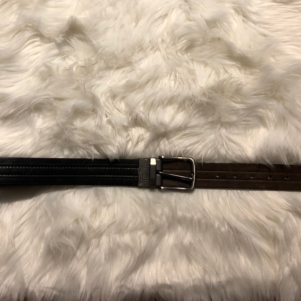 Men’s reversible Levi’s belt sz 34-42